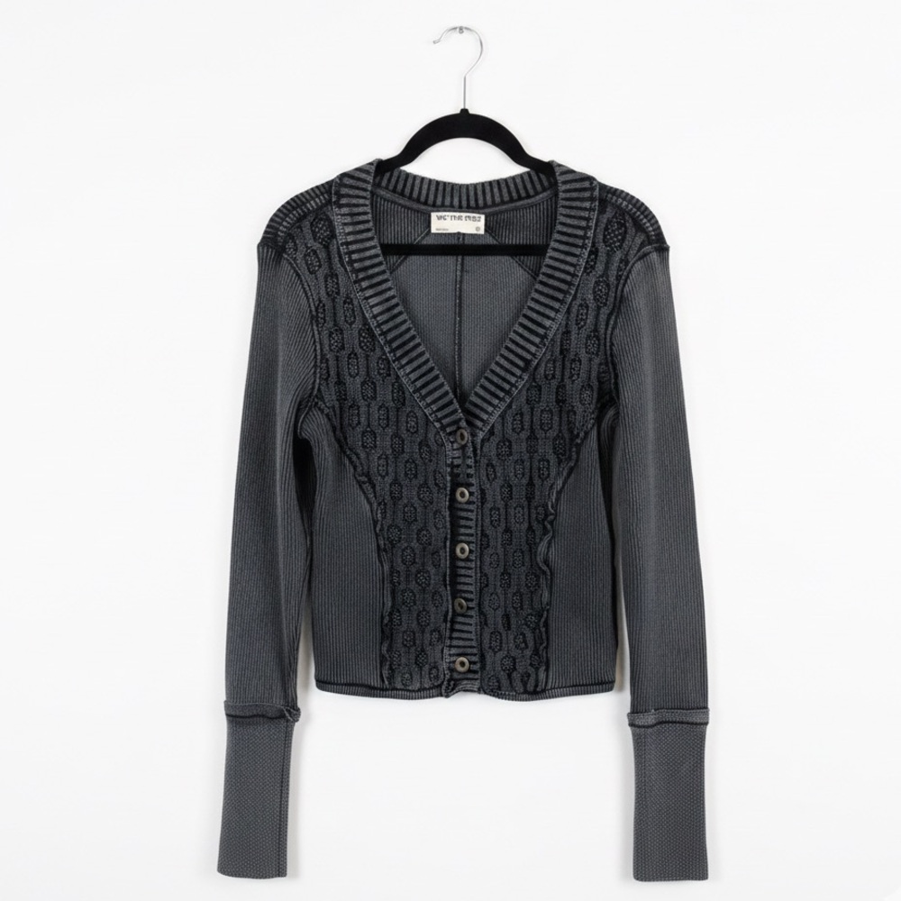 Free People We The Free Snapshot Cable Grey Cropped Cardigan Sweater Black XL - Picture 2 of 8
